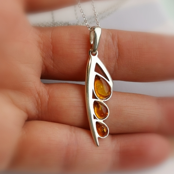 NEW, Baltic Amber sterling silver pendant necklace - Picture 4 of 5